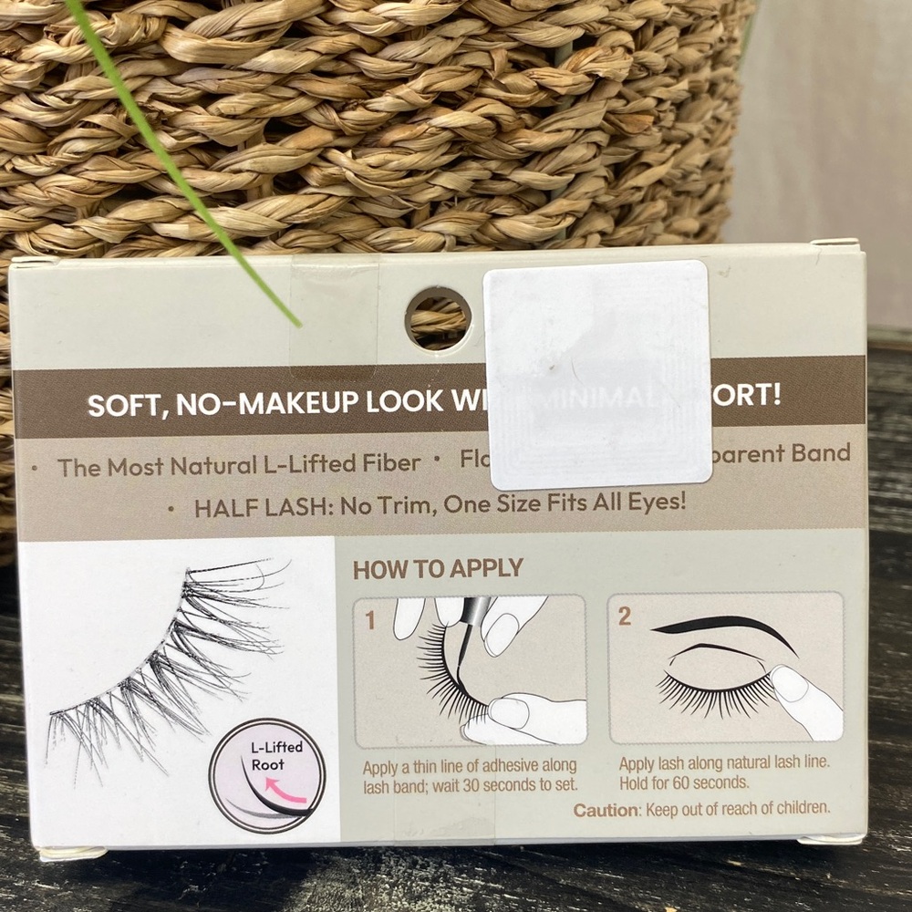 Kiss Minimal Collection Set of 4 Black‎ Lashes NIB NEW - Picture 3 of 3